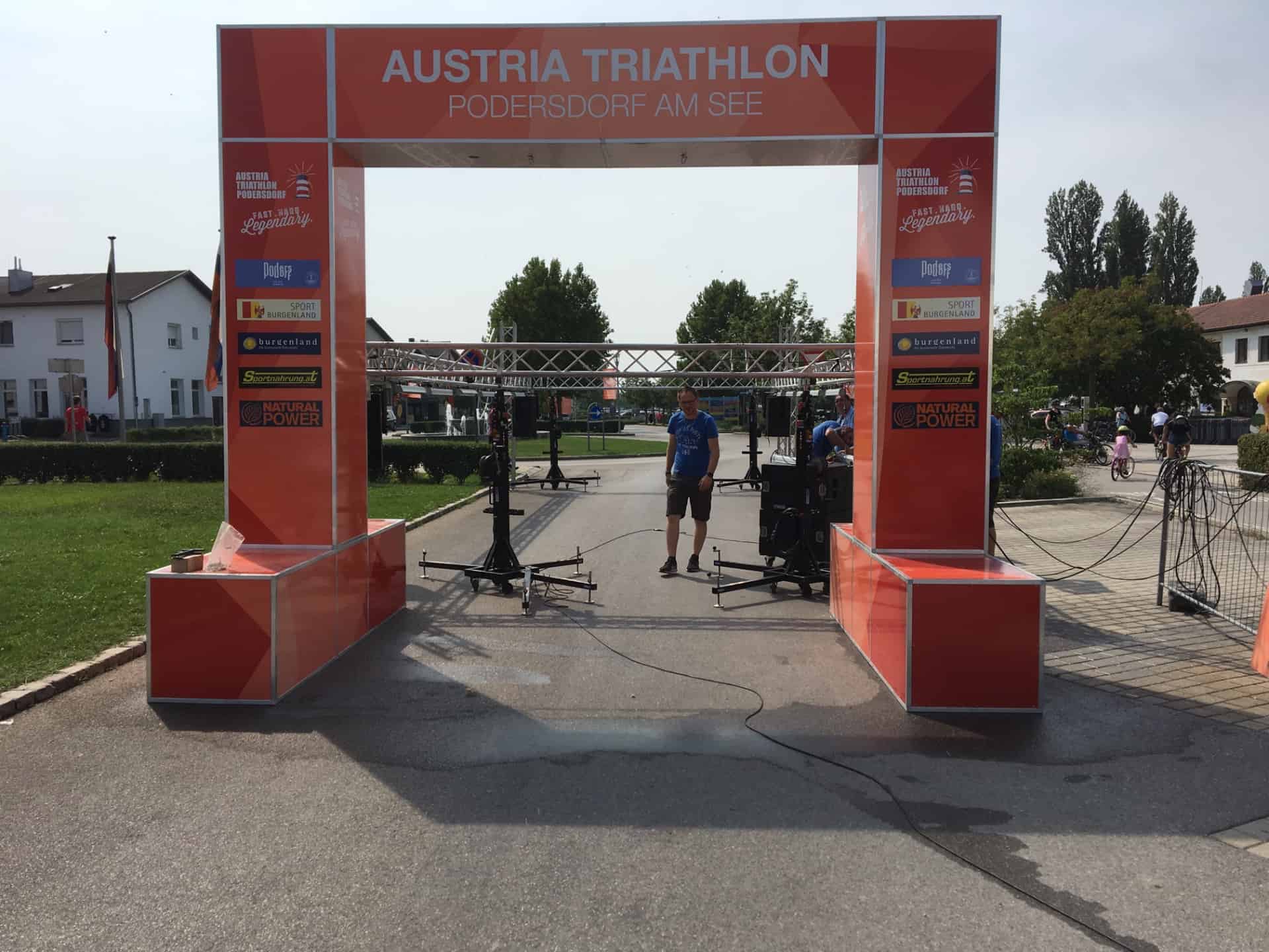 Austrian Triathlon Podersdorf Zieleinlauf Digitaldruck Aluverbund Leichtba Ballastgewicht Montage1